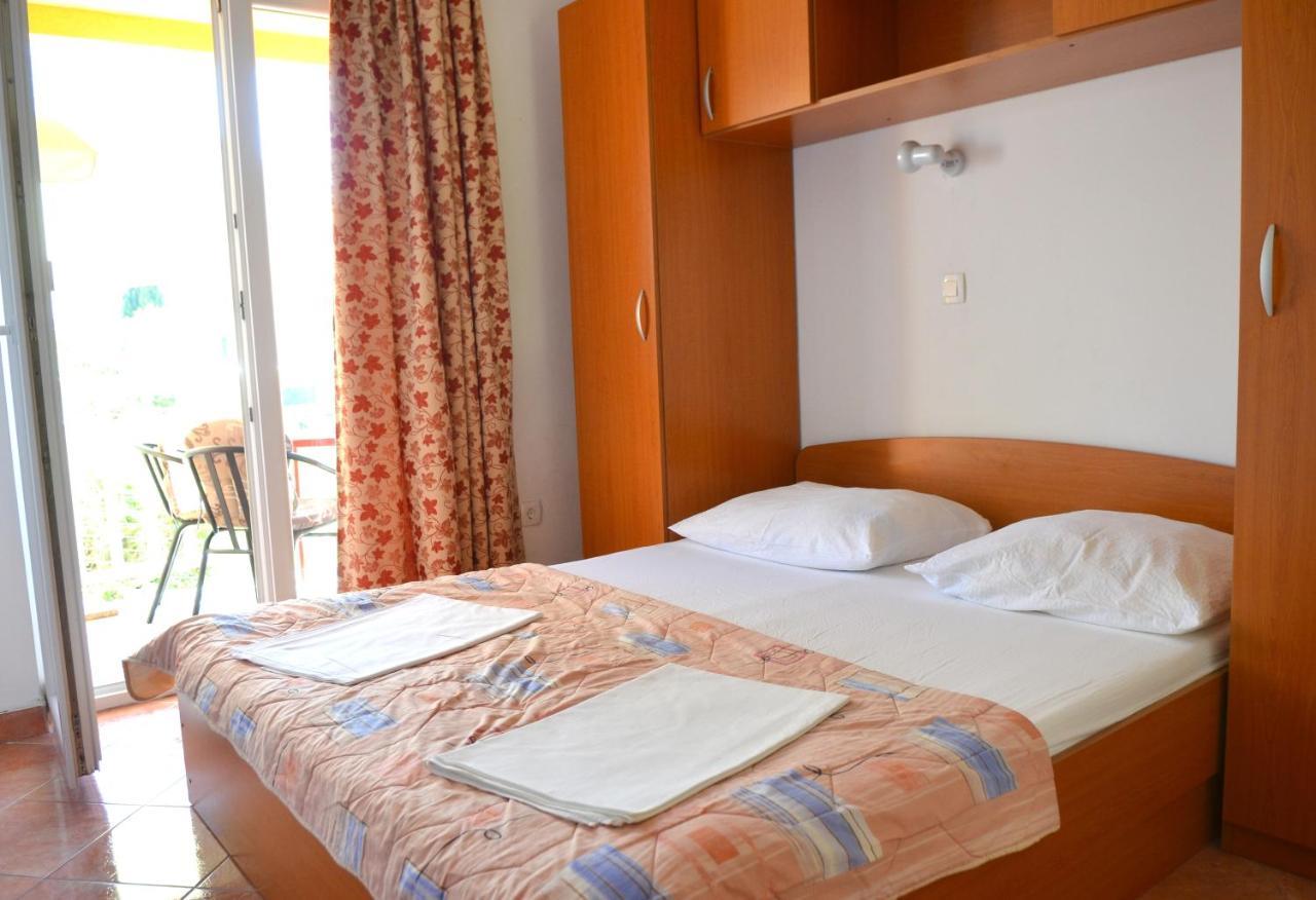 Apartments By The Sea Gradac, Makarska - 13681 Gradac  Kültér fotó